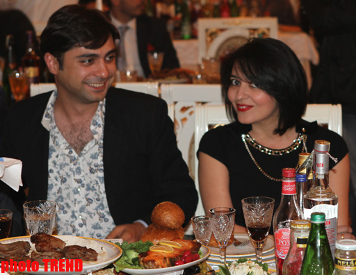 Emil Bədəlov ilin toyunu çaldırdı (FOTO)